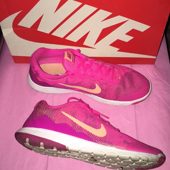 pink camo nike womens shoes